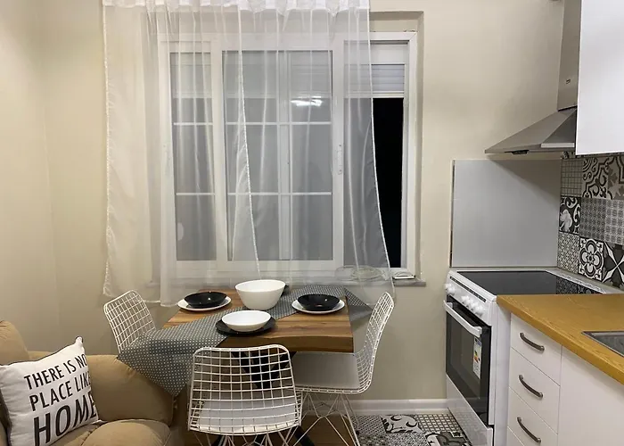 Blloku アパート ティラナ